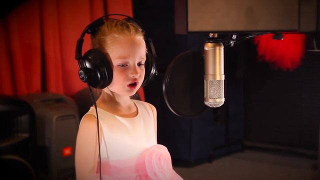 Музыкальный номер - Фиалка (исполняет Лиза) смотреть онлайн