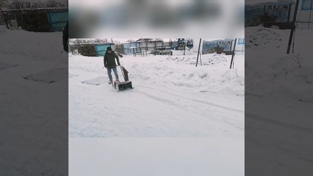 Снегоуборщик на базе бензопилы "Stihl" смотреть онлайн
