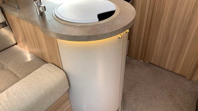 Besssacarr E572 Motorhome Review - WeBuyAnyMotorcaravan.com смотреть онлайн
