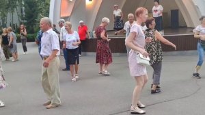 И скучаю и тоскую Танцы в парке Горького Харьков Август 2021