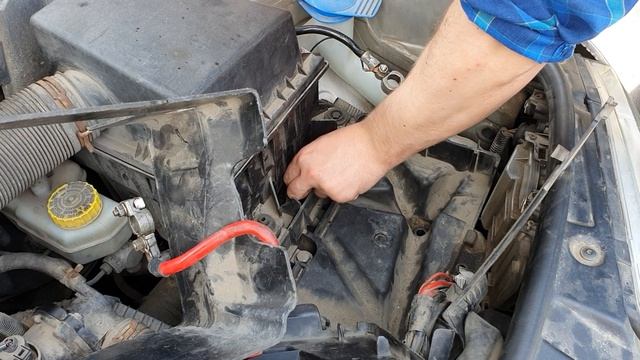 HOW TO check the power level for the power steering (Skoda Fabia Combi 2002) смотреть онлайн