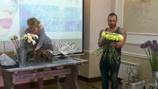 Вячеслав Роска за работой в Экопарке Раздолье смотреть онлайн