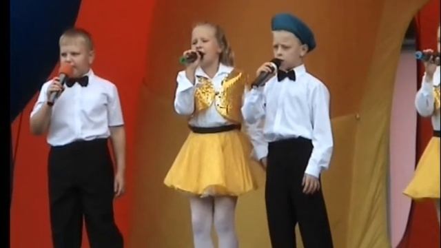 Группа "Солнечные зайчики", студия "Солнечный город" Пестово - "Наша армия" смотреть онлайн