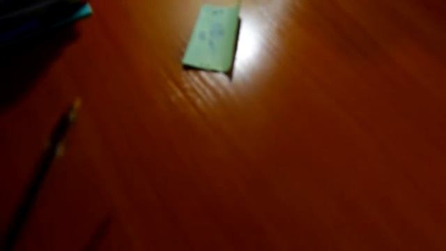 Как кинуть ручку об стол. смотреть онлайн