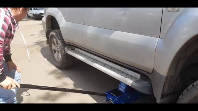 Домкрат подкатной гидравлический 3 тонны AE&T T31603 двухнасосный смотреть онлайн