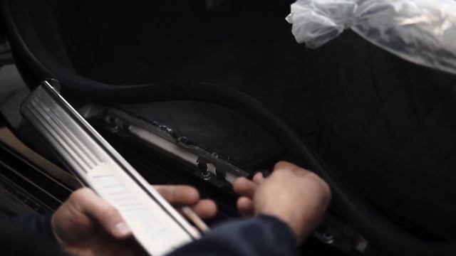 Накладки на пороги с подсветкой для автомобилей Mercedes-Benz. Превосходство в каждой детали смотреть онлайн