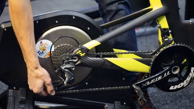 Обзор велостанка Tacx Neo Smart и сравнение Tacx Flux Smart смотреть онлайн
