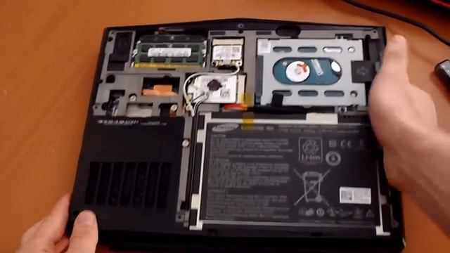 Alienware M11x opened up смотреть онлайн