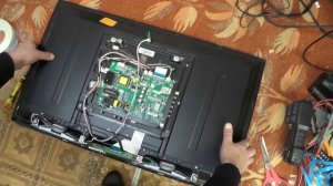 THOMSON T32ED05U-01B (TP.MS18VG.P78) НЕТ ИЗОБРАЖЕНИЯ.  МЕНЯЕМ ПОДСВЕТКУ. УБАВЛЯЕМ ТОК ПОДСВЕТКИ.