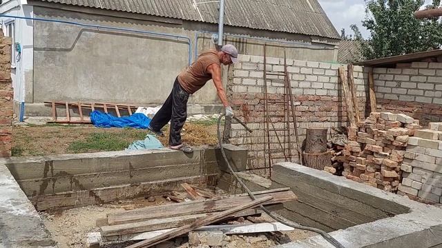 21 августа 2022 г.СТРОЙКА ПРОДОЛЖАЕТСЯ. РЕВАКЦИНИРОВАЛОВАЛИ ЩЕНЯТ. смотреть онлайн