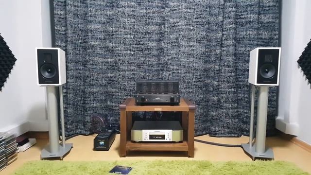 Martin Logan Motion 15 with Line Magnetic 216ia integrated tube amp смотреть онлайн