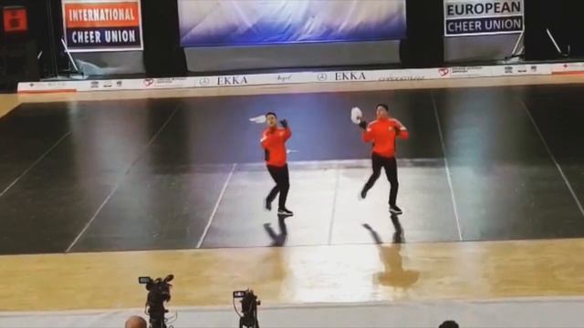 Николай Костюк и Никита Виноградов на чемпионате Европы по чир-спорту смотреть онлайн