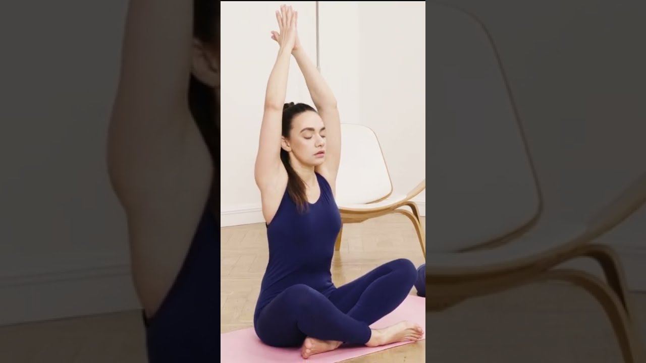 Йога для беременных. Скрутка #shorts смотреть онлайн