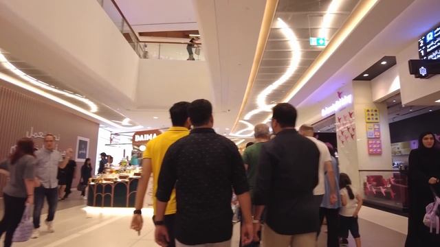 Dubai Mall Complete walking tour, Fashion Avenue, Waterfalls, Ice Rink, Dubai Aquarium смотреть онлайн