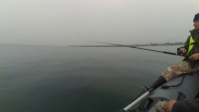 СУПЕР КЛЁВ В ЧЁРНОМ МОРЕ / SUPER BITE IN THE BLACK SEA смотреть онлайн