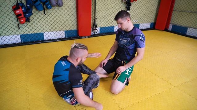 Шикарные болевые на ноги в Бразильском Джиу-Джитсу из баттерфляй гарда смотреть онлайн