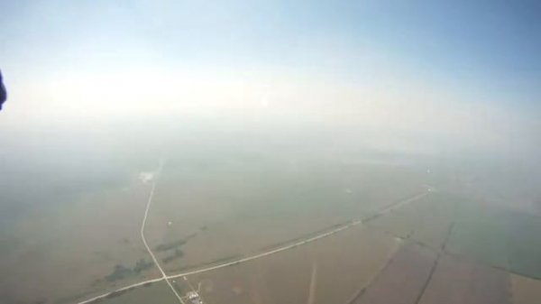 Священник Ильинской церкви Михаил Максименко - парашютист