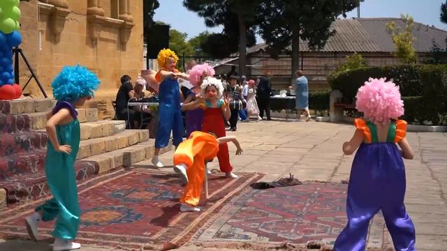 Музейный праздник «Яркие краски детства» смотреть онлайн