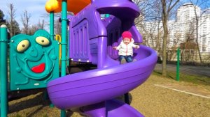 ВЛОГ:  Настя в парке возле дома