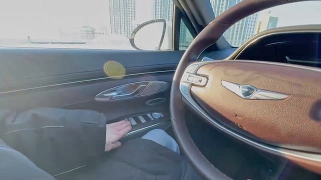 Genesis GV70 2.5T полный привод