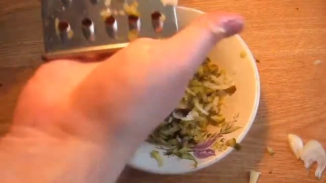 ПРОСТОЙ РЕЦЕПТ ПРИГОТОВЛЕНИЯ ТЕХ САМЫХ ВКУСНЫХ БУТЕРБРОДОВ СО ШПРОТАМИ И СОЛЁНЫМИ ОГУРЦАМИ (2021) смотреть онлайн