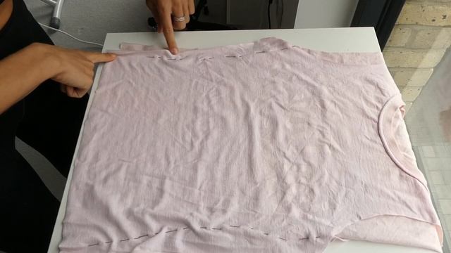 Von Dutch TANK TOP Thrift Flip - How to Sew a T Shirt to a DIY Sleeveless Vest Crop Top смотреть онлайн