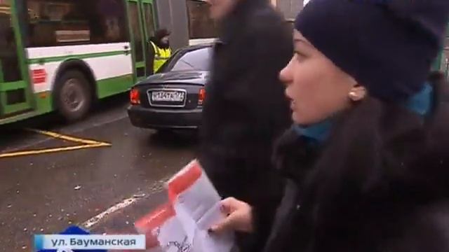 "Бауманская" закрыта, пассажиры привыкают смотреть онлайн