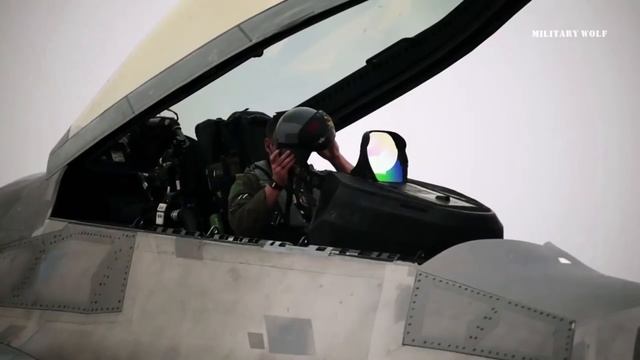 F-22 Raptor vs Су-57. Сравнение лучших истребителей нового поколения. смотреть онлайн