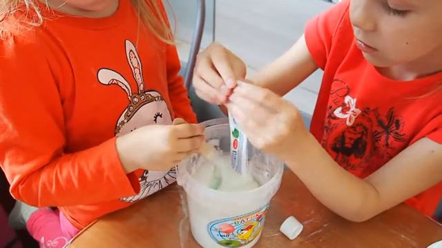 КАК СДЕЛАТЬ ЛИЗУН СВОИМИ РУКАМИ часть 2 Делаем лизуна DIY Играем Вместе смотреть онлайн