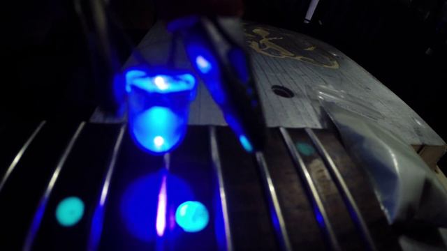 Glow Powder Guitar Inlay Experiment смотреть онлайн
