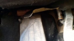 как открыть капот на пежо 307.