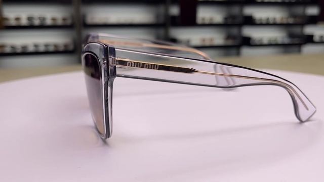 Женские солнечные очки Miu Miu 08VS 3I09B смотреть онлайн