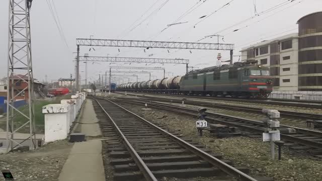 ЭП1М-512 с убойным тифоном, ВЛ80С с наливным смотреть онлайн
