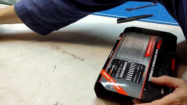 Необходимый инструмент для мастерской. Ударные отвёртки.Набор головок 1/4" 72 предмета Av Steel. смотреть онлайн