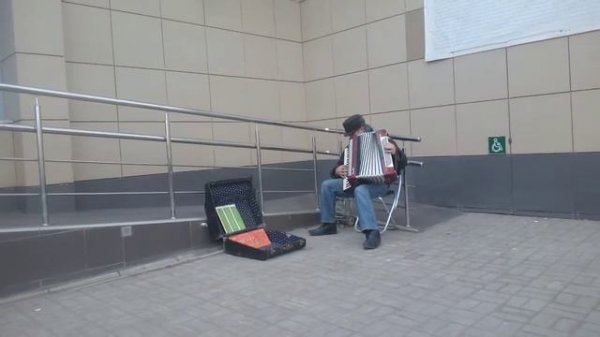 Папироску я достану.