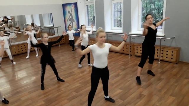 Танцуй с нами! Движения к танцу ,,Арагонская хота,,. смотреть онлайн