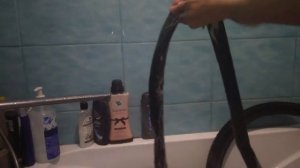 Срезает ниппель на велосипеде.