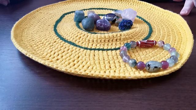 ?СВЯТОЧНЫЕ ГАДАНИЯ НА КАМНЯХ?КРЕЩЕНСКИЙ СОЧЕЛЬНИК? смотреть онлайн