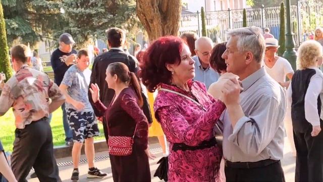 Али баба Танцы в саду Шевченко Май 2021 Харьков смотреть онлайн