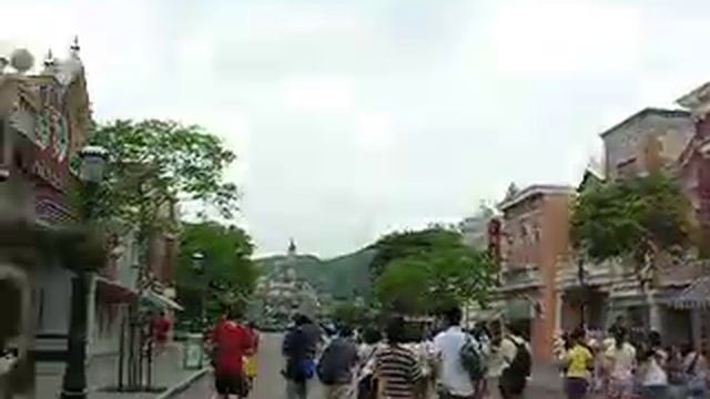 Main street in HongKong Disney land смотреть онлайн