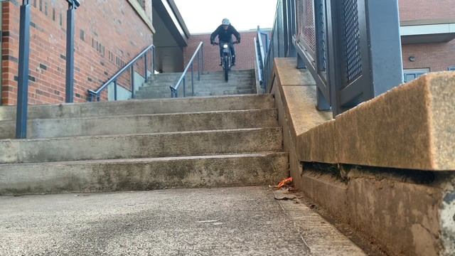 SurRon vs Some Stairs смотреть онлайн