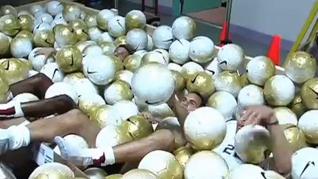 Sports Illustrated's Cover Shoot with MNT Stars смотреть онлайн