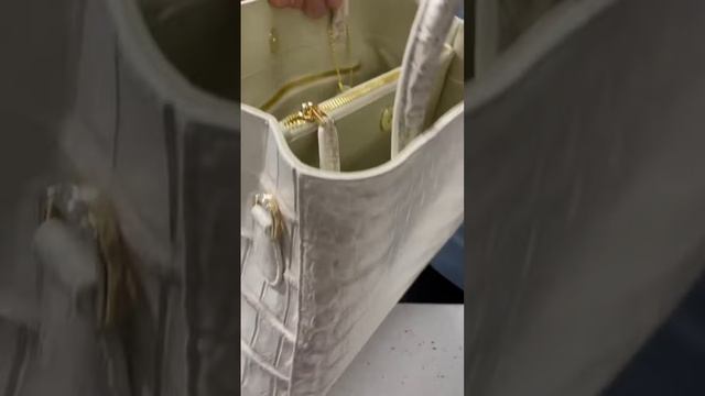 Сумка из натуральной кожи крокодила смотреть онлайн