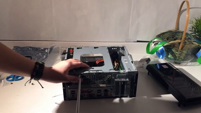 Странный мини ПК смотреть онлайн