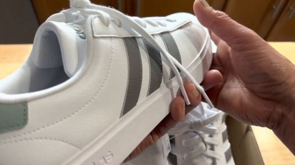 Adidas Grand Court 2.0       HQ1706