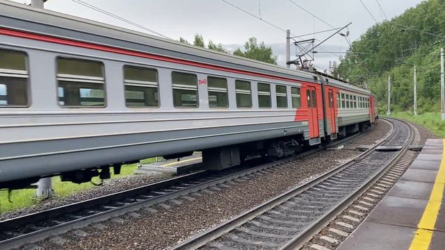 ЭД9М-0133 на о.п. Земляничный рядом с Байкалом смотреть онлайн