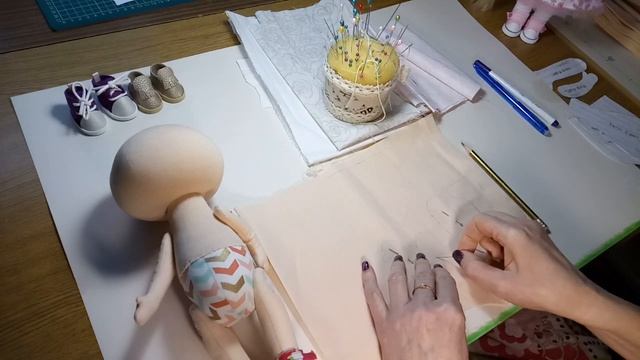 Урок 1 Шьем текстильную куклу с поворотной головой . смотреть онлайн