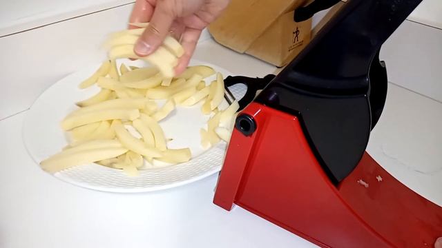 Geedel French Fry Cutter- Demo Slicing 3 Different Size Potatoes for an Air Fryer смотреть онлайн