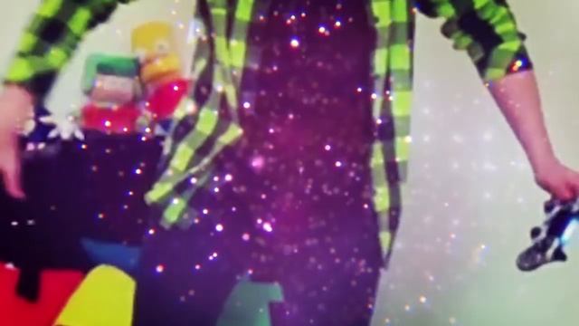 МУЧАЮ МАЛЕНЬКИХ РОБОТОВ смотреть онлайн