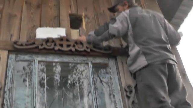 Володя заделывает вентиляторы, чтобы сохранить зимой тепло. 11.10. 2018 смотреть онлайн